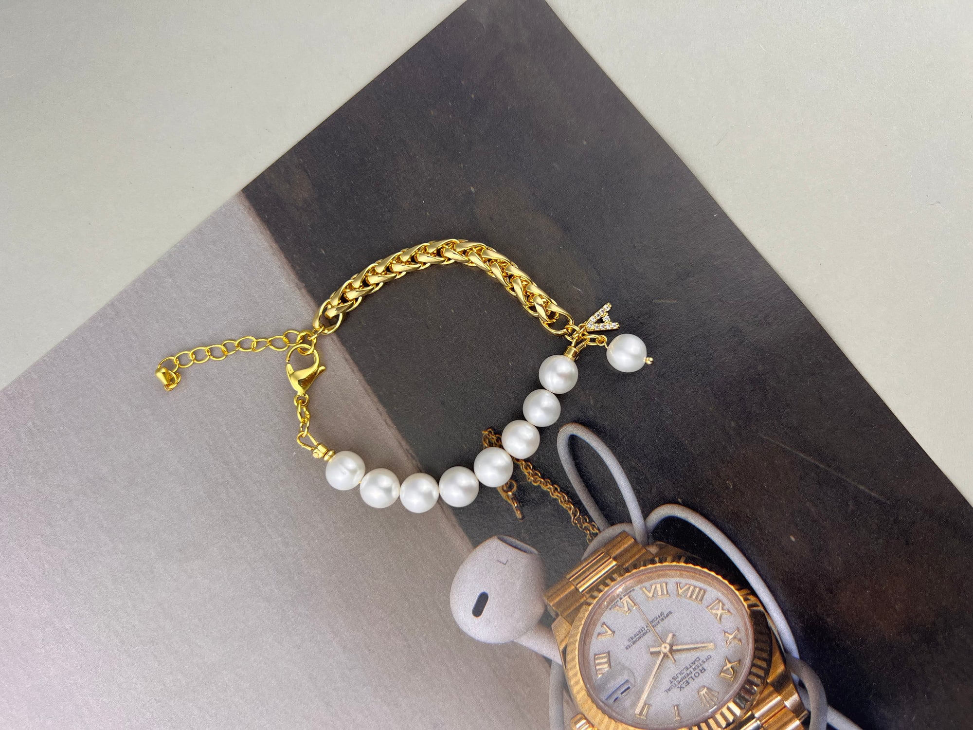 Asymmetric Pearl bracelet